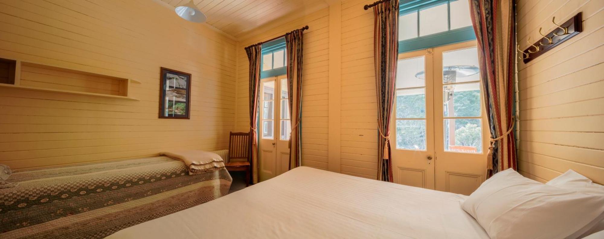 Вілла Yarrangobilly Caves House Номер фото