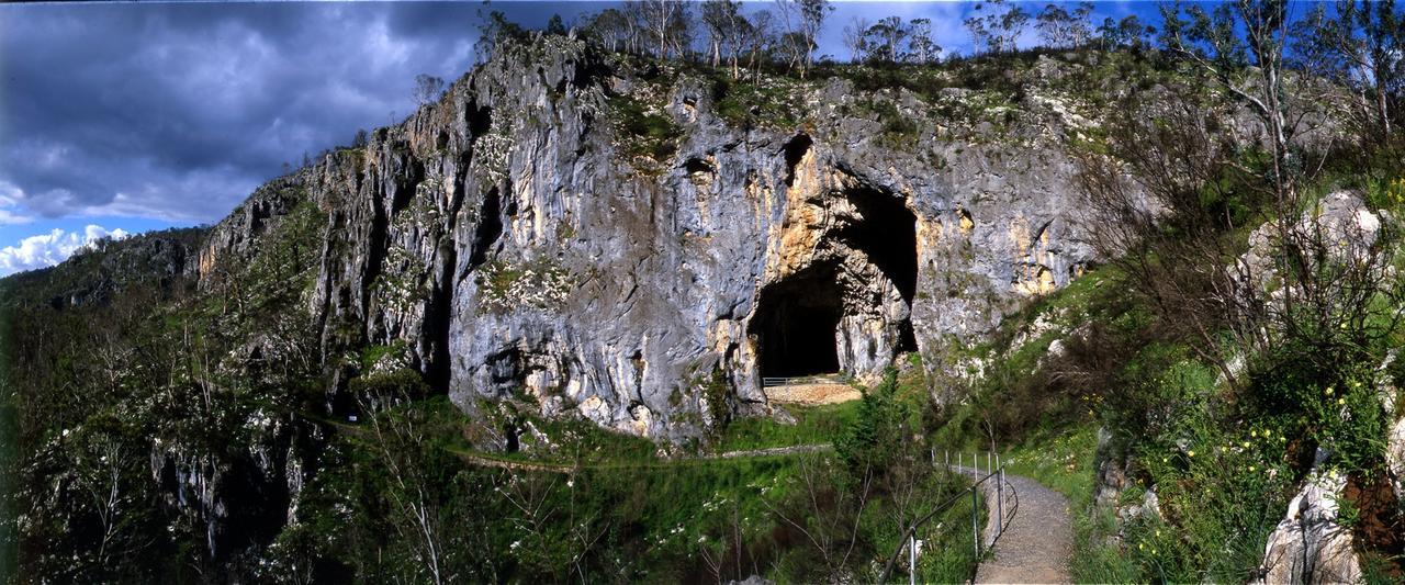 Вілла Yarrangobilly Caves House Екстер'єр фото